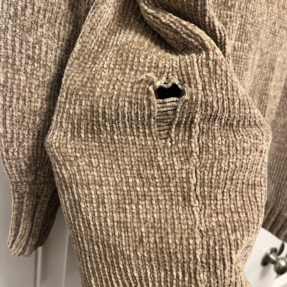 Taupe sweater - Picture 4 of 5